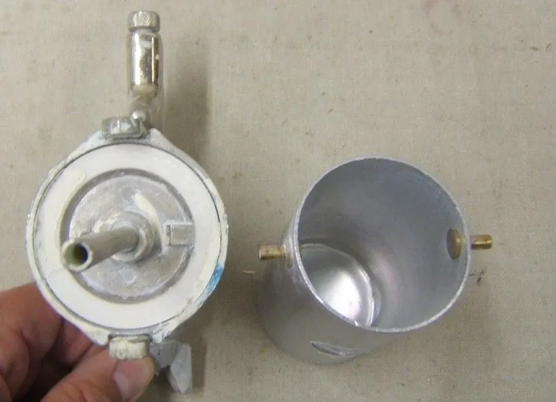 Central Spray Gun Conventional Siphon Feed With Cup -- Used