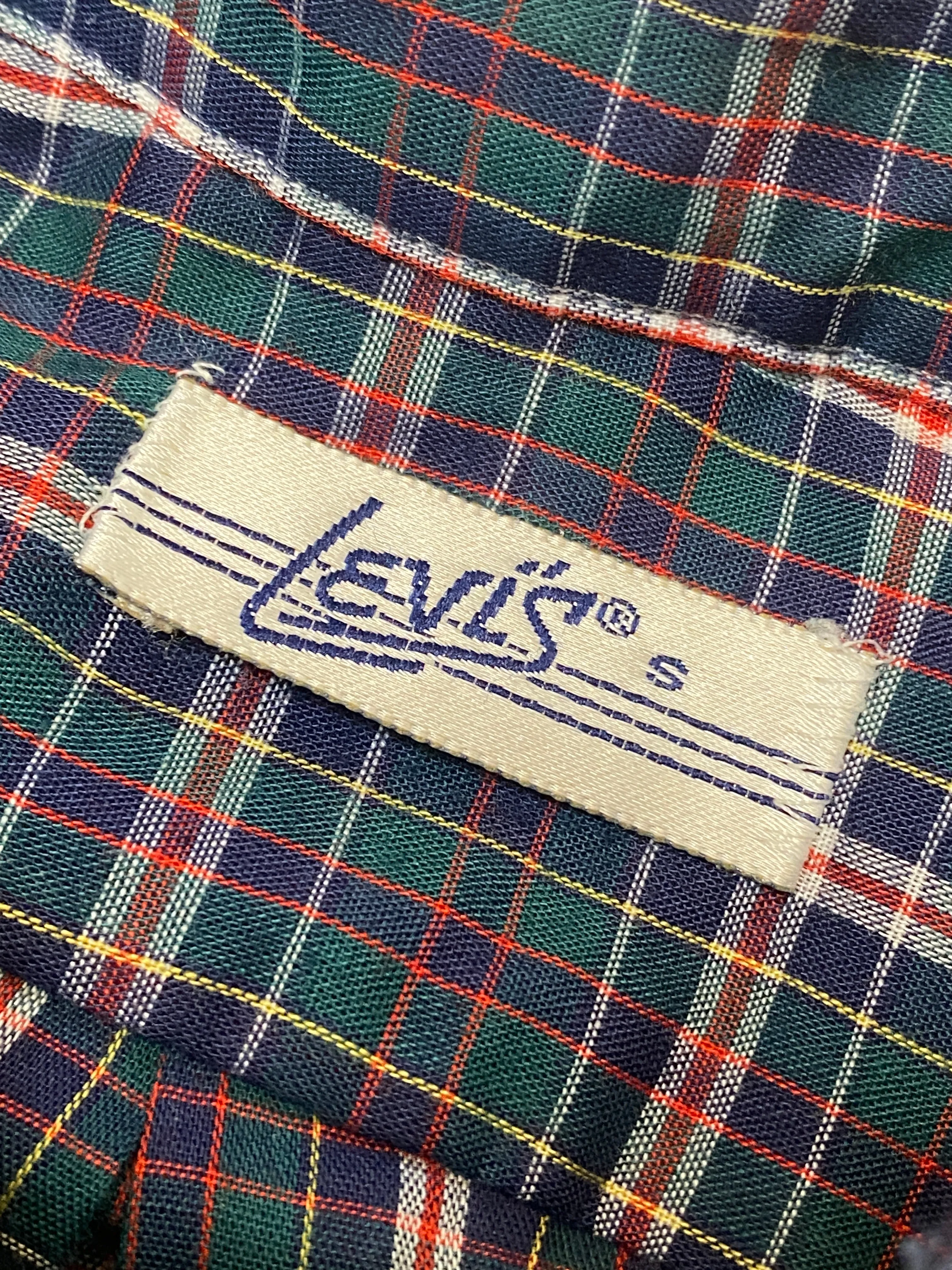 Vintage Levis Plaid Button Up Shirt (Small)